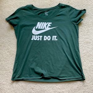 Green NIKE tee